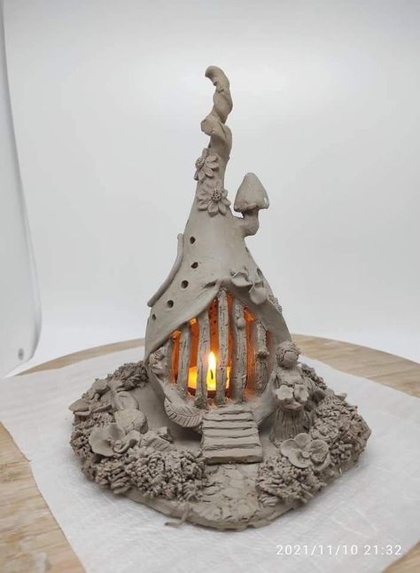 Luminaries Clay, Clay Lantern, Ceramic Fairy House, Slab Ceramics, Clay Fairy House, Ceramic Lantern, Paper Mache Clay, Pottery Houses, Clay Houses