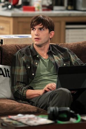 The Ranch Tv Show, Young Ashton Kutcher, Walden Schmidt, Odd Pictures, Two And Half Men, Young Movie, Two And A Half Men, Boy Haircut, Colson Baker