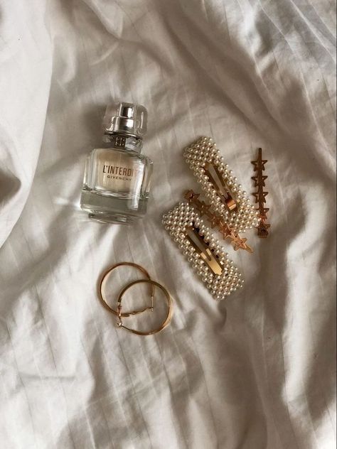 jewelry, classy girl aesthetics, clean girl, clean girl aesthetics, classy girl, elegant ladies Jo Malone Perfume, Jewelry Classy, Girl Aesthetics, Minimalist Fashion Women, Cream Aesthetic, Self Portrait Poses, Classy Girl, Flatlay Styling, Elegant Ladies