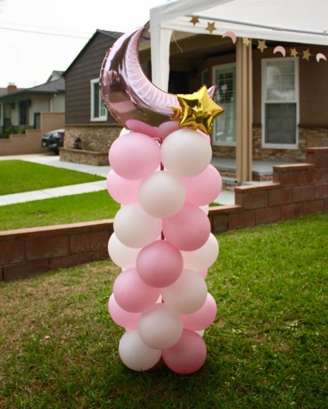 Serena Moreno on Instagram: “Pink and White Spiral Column topped w/ a Moon and Star!🌙⭐️ DM me to Book! #ballooncolumns #balloons” Spiral Column, Balloon Columns, Moon And Star, Pink And White, Dm Me, Balloons, Baby Shower, Moon, Shower