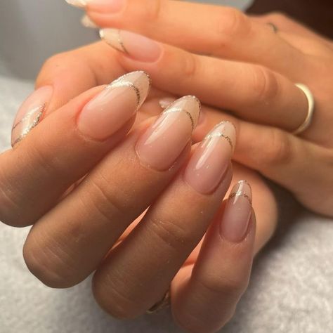 Outline French Manicure, French Manicure Outline, Glitter French Tip Outline, Silver Outline French Nails, Champagne French Manicure, French Manicure Gold Line, Gold Outline French Tip, Invisible French Nails, Glitter Outline French Nails