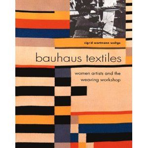 Bauhaus ladies Bauhaus Textiles, Walter Gropius, The Bauhaus, Bauhaus Design, Women Artists, Chronicle Books, Weaving Textiles, Art Textile, Textile Artists