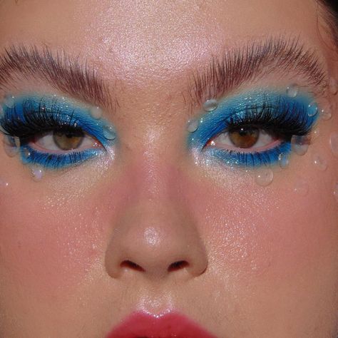 Lou on Instagram: “💧Water Droplets💧 Was inspired to use the resin as water drops from @elepeints ! PRODUCTS: Base: @danessa_myricks Prism FX hydrating…” The Marias Concert, Portfolio Makeup, The Marias, Extreme Makeup, The Marías, Danessa Myricks, Inspo Hair, Glamorous Makeup, Makeup Tattoos