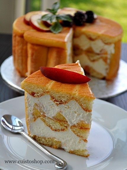 Charlotte aux fruits! La recette Charlotte Dessert, Peach Pound Cakes, Charlotte Cake, French Desserts, A Piece Of Cake, Piece Of Cake, Pastry Cake, Sweet Cakes, Eat Dessert