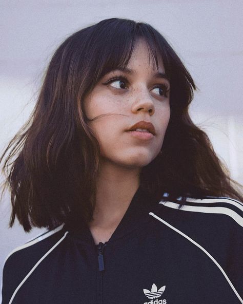 ortegas.heaven 🦄🦄 on X: "#new JENNNNNNNAAAAAA #jennaortega https://t.co/GabEFQasyr" / X Jen Jen, Future Wife, Wednesday Addams, Jenna Ortega, Celebrity Crush, My Girl, Hair Cuts, Hollywood, Actresses