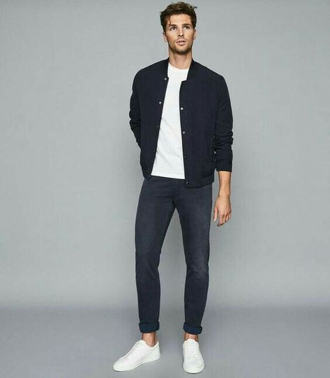 Minimal Stil, Minimalist Moda, Blazer Outfits Men, Smart Casual Menswear, Minimalist Fashion Men, Mens Casual Outfits Summer, Stylish Men Casual, Mens Casual Dress Outfits, Blue Jersey