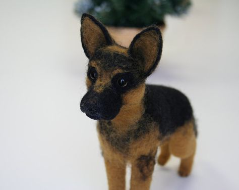 German Shepherd.Needle Felted German Shepherd.Custom Made Dog.Pet Portrait.Soft Sculpture.Pet.Realistic felted animal.Made to order. Felt German Shepherd, Felting Crafts, Needle Felted Cat, Felt Cat, Cat Portraits, Needle Felt, Wet Felting, Soft Sculpture, Cute Toys