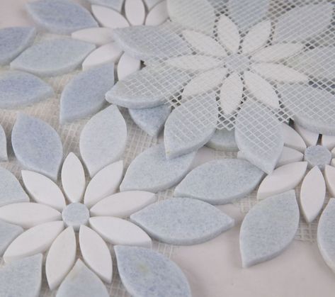 Thassos White and Azul Celeste (Blue) Daisy Flowers Mosaic – Tilezz Marble Daisy Mosaic Tile, Blue Basket Weave Tile, Floral Mosaic Pattern, Flower Tile Backsplash, White And Blue Bathroom, Daisy Tile, Light Blue Tile, Blue Bathrooms, Flowers Mosaic