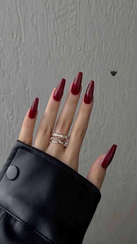 Long Red Nails, Cherry Nails, Smink Inspiration, Makijaż Smokey Eye, Almond Acrylic Nails, Red Nail, Girls Nails, Fire Nails, Fancy Nails