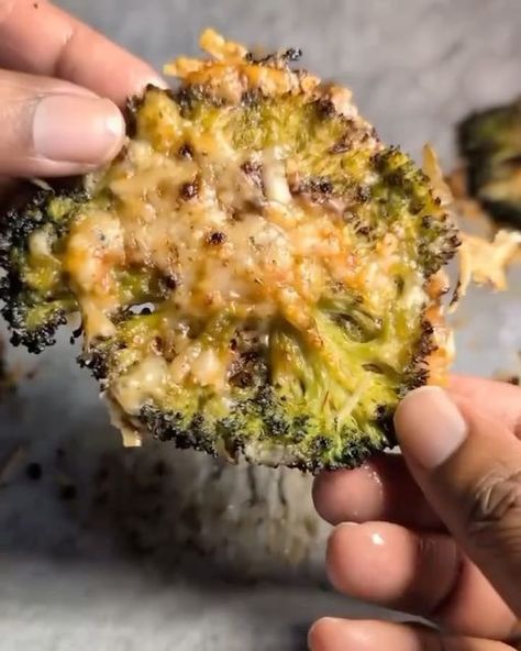 @healthfoodrevival on Instagram: "SMASHED CRISPY PARMESAN BROCCOLI 🥦 by @emilyscooking

Having a roast today? Fancy trying out a new side dish? Try my smashed crispy parmesan broccoli 🤤

• Cut and boil your broccoli for roughly 10-15 minutes, until it’s slightly soft, drain then leave one side.
• Drizzle some oil on baking paper and sprinkle on some seasoning. I used oregano, garlic, pepper, salt, cumin, paprika and all purpose seasoning. Also add parmesan.
• Place the broccoli on top and smash it! Use something flat, I used the bottom of the glass. Add extra parmesan and seasoning.
• Cook in the oven or air fryer at 185°C for about 15-30 minutes depending on how much you’ve cooked. You want to cook them so they are just slightly crispy and to your liking. So keep an eye on it while it’s Parmesan Broccoli, Chicken Pot Pie Soup, All Purpose Seasoning, Pepper Salt, Parmesan Crusted, Broccoli Recipes, Baking Paper, Chicken Pot, Veggie Sides