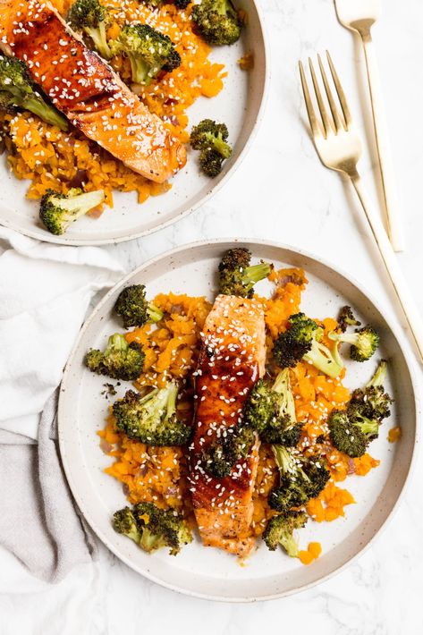 Inspiralized: Teriyaki Salmon with Sesame Butternut Squash Rice and Broccoli Butternut Squash Rice, Butternut Squash Cooking, Rice And Broccoli, Gluten Free Entrees, Salmon And Broccoli, Teriyaki Salmon, Butternut Squash Recipes, Nutritious Breakfast, Roasted Broccoli