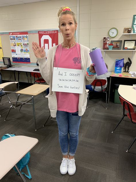 Funny Spirit Days, Meme Day Ideas Spirit Week, Celeb Day Spirit Week, Meme Day Outfits, Meme Day Outfits Spirit Week, Senior Citizen Day Spirit Week, Meme Day Costumes, Soccer Mom Outfit Spirit Week, School Spirit Outfit