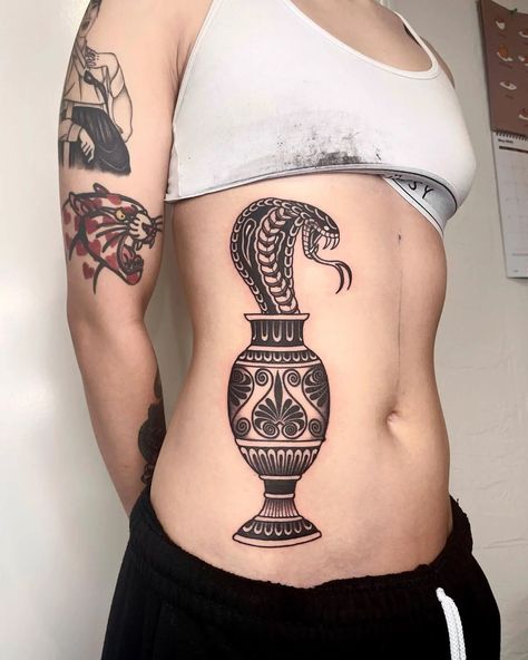 Snake Vase Tattoo, Spine Tattoo Traditional, Vase Tattoo Traditional, Old Style Tattoos, Vase Tattoo, Barcode Tattoo, Traditional Black Tattoo, Traditional Tattoo Flowers, Small Chest Tattoos