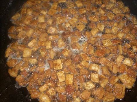 Cracklins Recipe, Crackling Recipe, Nola Recipes, Cajun Spices, Louisiana Cooking, Fried Pork Belly, Entertaining Appetizers, Creole Cooking, Cajun Dishes