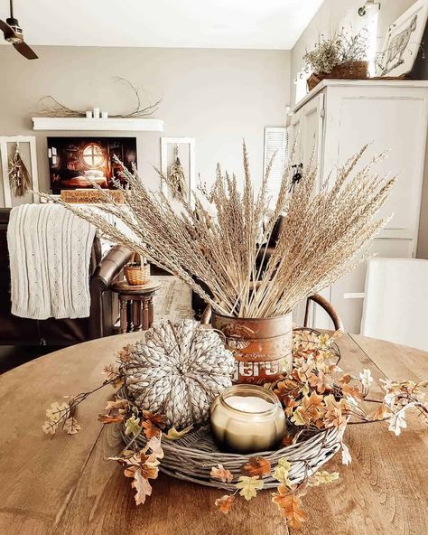 35 Round Tray Décor Ideas for a Gorgeous Centerpiece Round Tray Decor, Round Table Centerpieces, Round Dining Table Decor, Fall Tray, Round Table Decor, Fall Coffee Table, Fall Table Centerpieces, Gorgeous Centerpieces, Fall Decor Inspiration