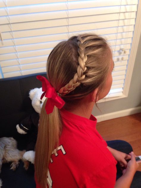 Softball Hair.  Only french braid hair in from front. Softball Braids, Trendy Braids, Soccer Hair, Softball Hairstyles, Pony Tails, Cheer Hair, Sport Hair, French Braid Hairstyles, Workout Hairstyles