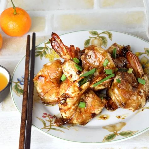 Pan-fried shrimps with Premium Soy Sauce- How to make in 4 simple steps – Taste Of Asian Food Asian Prawns Recipe, Chinese Prawn Recipes, Asian Shrimp Recipes, Small Shrimp Recipes, Pan Fried Shrimp, Asian Shrimp, Authentic Chinese Recipes, Prawn Shrimp, Prawn Recipes