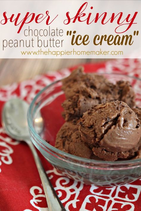 Super Skinny Chocolate Peanut Butter "Ice Cream" made from bananas-the perfect way to get your sweet fix when trying to watch your diet!! Craving Ice Cream, Chocolate Peanut Butter Ice Cream, Peanut Butter Energy Bites, Nice Cream Recipe, Butter Ice Cream, Peanut Butter Ice Cream, Protein Ice Cream, Chocolate Ice, Homemade Ice