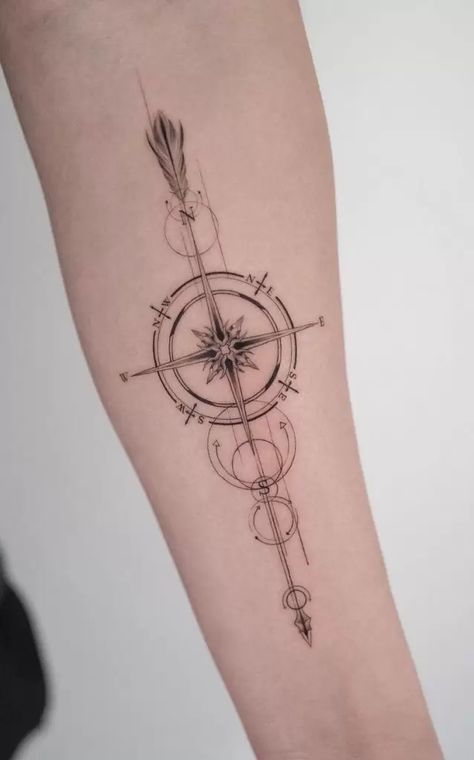 Compass Tattoos: Meanings, Tattoo Styles & Tattoo Ideas Arrow And Compass Tattoo, Compass Arrow Tattoo, Compas Tattoo, Mandala Compass Tattoo, Traditional Compass Tattoo, Compass Arrow, Geometric Compass Tattoo, Arrow Compass Tattoo, Compass Tattoo Meaning