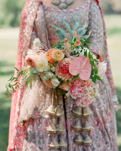 The Bridal Bouquet Fringe Tulips, Ranunculus Wedding Bouquet, Bright Wedding Bouquet, Wild Wedding Bouquet, Wedding Bouquet Ideas, Flower Bride, Lush Wedding, Tulip Wedding, Cascading Wedding Bouquets