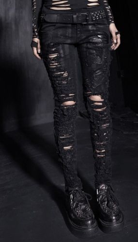 http://oh--rly.tumblr.com/ Gothic Fashion Women, Black Clothes, Punk Rave, Estilo Punk, Cooler Look, Patched Jeans, Gothic Outfits, Steam Punk