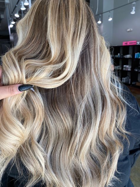 Blonde Dementional Highlights, Dimensional Blonde Balayage, Blonde Dimensional Hair, Dimensional Balayage, Dimensional Hair, Blond Highlights, Blonde Ends, Dimensional Blonde, Brown Hair Inspo