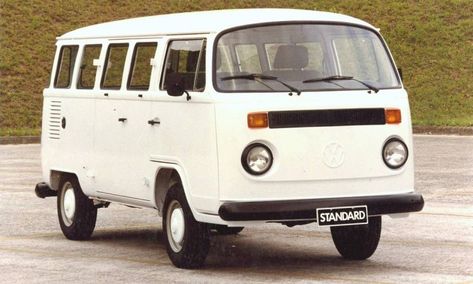 Carros brasileiros que fizeram sucesso e marcaram época Vw T2 Camper, Kombi Clipper, Volkswagon Van, Vw Bus T2, Vw Combi, Volkswagen Type 2, Volkswagen Van, Vw Group, Combi Vw