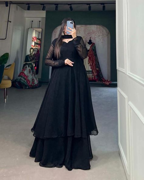 Black Plazo Outfit, Black Georgette Kurti, Georgette Plazo, Plazo Outfits, Plazo Kurti, Anarkali Suits Bollywood, Red Lehenga Choli, Party Wear Gowns, Bollywood Lehenga