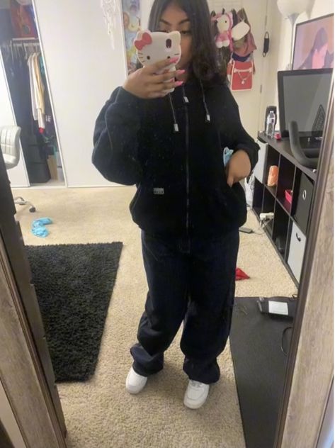 Pro Club Sweats Outfits Girl, Latina Lazy Outfits, Latina Baggy Outfits, Pro Club Outfits Girl, Proclub Outfit, Latina Comfy Outfit, Copy And Paste Latina Outfits Baggy, Baggy Latina Outfits, Pro Club Fits