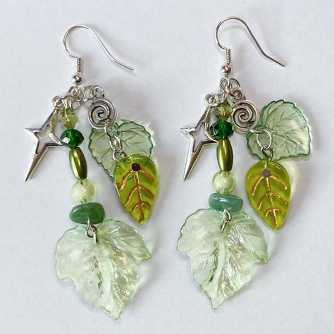 Fairycore Jewelry Diy, Whimsical Green Jewelry With Charms, Fairy Jewelry Earrings, Handmade Adjustable Fairycore Jewelry, Fairycore Earrings Diy, Handmade Fairycore Drop Earrings, Artsy Earrings, Whimsical Accessories, Indie Jewelry