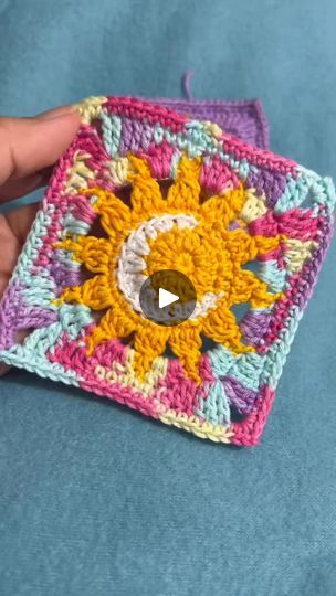 Sun Granny Square Crochet, Sun And Moon Granny Square, Moon Granny Square, Sun Granny Square, Crochet Moon, Crochet Sun, Awesome Crochet, The Sun And Moon, Beginners Crochet