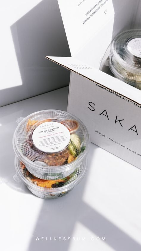 Sakara's Eat Pretty meal program includes a variety of plant-based meals that are rich in vitamins, minerals, and antioxidants that are known to benefit the skin. Sakara's Eat Pretty meal program is a great option for anyone looking to improve their overall health and well-being while caring for their skin. We highly recommend giving it a try, but before you do, read on to discover why we love Eat Pretty and why it should be a part of your wellness routine this month. 🥦 Healthy Food Branding, Tea For Digestion, Sakara Life, Food Sticker, Bbq Burgers, Eat Pretty, Premium Food, Meal Delivery Service, Foods Delivered