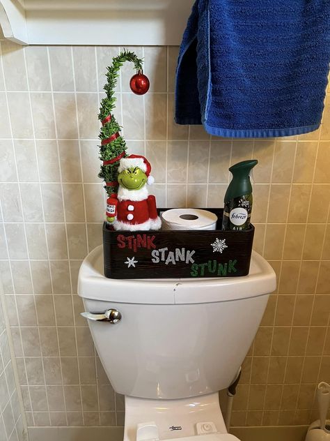 Grinch Toilet, Grinch Themed Christmas Party, Grinch Themed Christmas, Themed Christmas Party, Grinch Stuff, Barbie Party Decorations, Stink Stank Stunk, Christmas Decorations Easy, Kids Craft Ideas