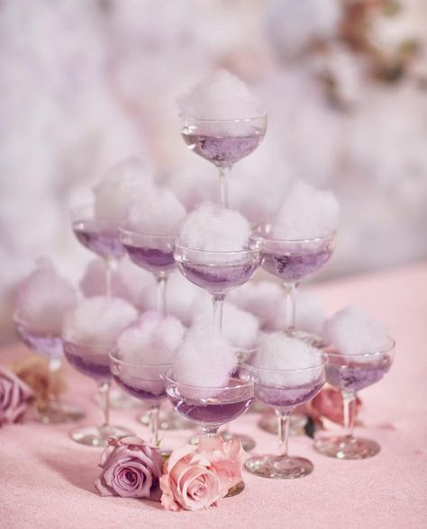 Cocktail Tower, Cotton Candy Cocktail, Cotton Candy Wedding, Drinks Station, Cotton Candy Champagne, Velvet Table, Candy Cocktails, Wedding Food Drink, Lavender Haze