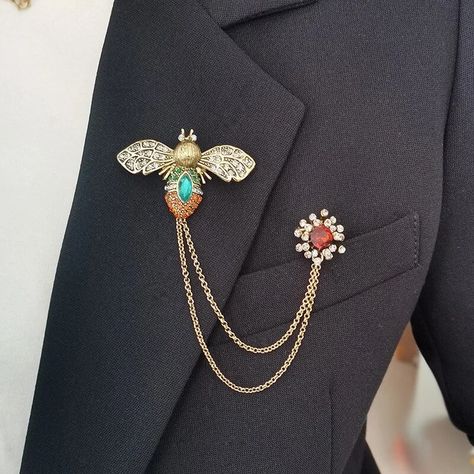 Pant Chains, Womens Dress Coats, Vintage Bee, Collar Chain, Bee Brooch, Animal Brooch, Shawl Pins, Velvet Fashion, Crystal Brooch