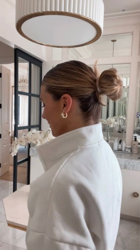 How To: Slick Back Bun Slicked Back Bun, Elegance Woman, Slick Back Bun, Style My Hair, Cella Jane, A Hairstyle, Slick Back, Slick Hairstyles, Hair Flip