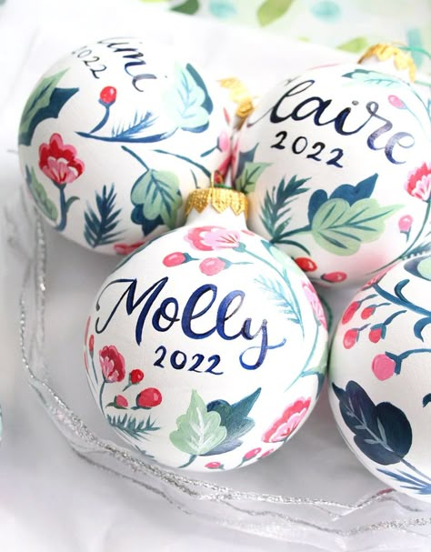 Custom Hand Painted Christmas Ornament Hand Painted Christmas Stocking, Christmas Baubles Painted, Hand Painted Baubles Christmas, Hand Painted Christmas Baubles, Christmas Bauble Ideas, Painting Christmas Balls, Painted Ball Ornaments, Hand Painted Ornaments Christmas, Hand Painted Christmas Balls