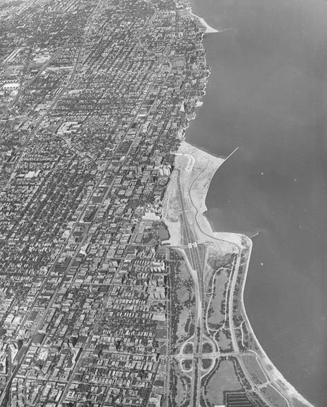 Uptown Chicago History: Aerial View of Uptown and Edgewater Chicago, 1955 Chicago History Photos, Edgewater Chicago, Uptown Chicago, Calumet City, Photographs And Memories, Lake Shore Drive, Chicago History, Lake Shore, Chicago Photos