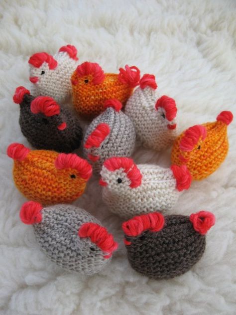 Hens and eggs by greenmountain on Etsy Hantverk Diy, Animal Knitting Patterns, Confection Au Crochet, Knitted Animals, Red Yarn, Knit Or Crochet, Knitted Toys, Yarn Crafts, Crochet Crafts