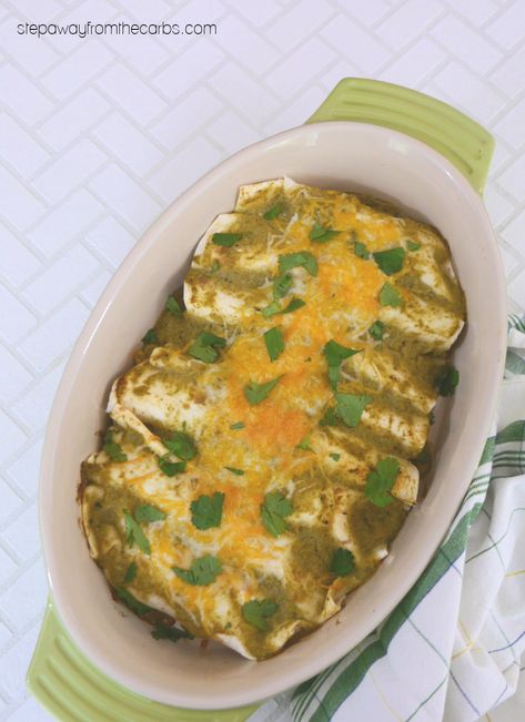 Low Carb Green Chile Enchiladas Sugar Free Recipe, Low Carb Enchiladas, Thm Dinner, Green Chile Enchiladas, Keto Green, Green Chile Sauce, Mexican Sauce, Low Carb Mexican, Chile Sauce