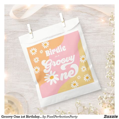 Groovy 2nd Birthday, Groovy One Birthday, Flower Party Themes, Daisy Birthday Party, Woodland Baby Shower Favors, Groovy One, Two Groovy, Rainbow First Birthday, Daisy Party