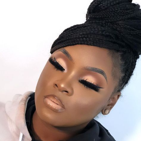 Senior Pictures Makeup, Makeup On Dark Skin Women, Beautiful Selfies, Fire Makeup, Trending Makeup, Birthday Makeup Looks, Face Beat Makeup, Brown Girls Makeup, Natural Glam Makeup