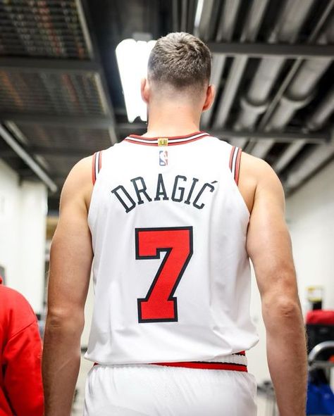 Goran Dragic on Instagram: "@chicagobulls Let’s do this 🔥🔥🔥" Goran Dragic, Nba, Sports Jersey, Sports, Let It Be, Black, Instagram