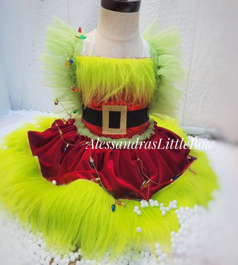 Grinch dress, grinch outfit Grinch Christmas Dress, Diy Grinch Outfit, Diy Whoville Costumes, Grinch Wedding, Christmas Pageant Wear, Christmas Elf Costume Diy, Grinch Dress, Grinch Outfit, Whoville Costumes