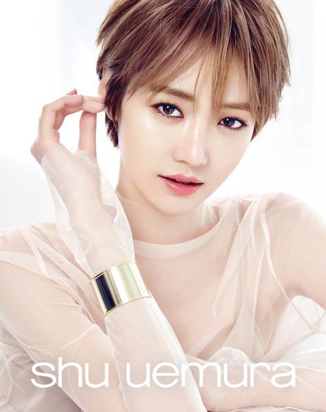 Go Joon Hee Korean Bob, Korean Short Hair, Square Face Hairstyles, Short Hair Undercut, Shu Uemura, Undercut Hairstyles, Girl Short Hair, Korean Hairstyle, Pixie Hairstyles