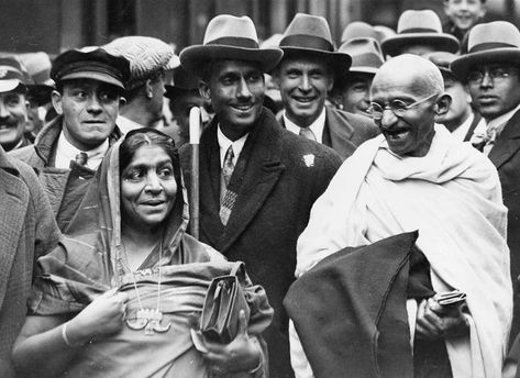 Mahatma Gandhi Photos, Sarojini Naidu, Subhas Chandra Bose, Indira Gandhi, India Independence, History Of India, Marie Curie, Indian History, Freedom Fighters