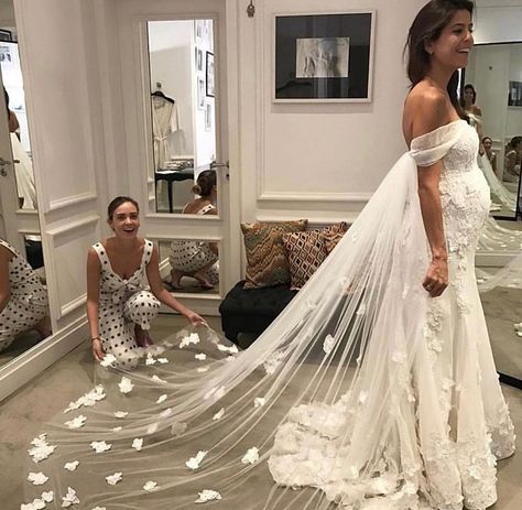 Beach Wedding Dress 2023, Pregnant Wedding Dress Maternity, Wedding Gown For Pregnant Brides, Wedding Dress Pregnant Brides, Wedding Dresses Pregnant Brides, Pregnant Bride Dress, Reception Bride Outfit, Wedding Dress For Pregnant Bride, Wedding Dresses Pregnant