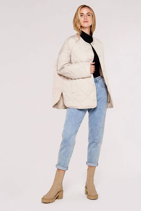 Cream Quilted Jacket Outfit, Quilted Jacket Outfit, Outdoors Style, Quilted Shirt, Jackets Uk, Quilt Jacket, Fall Jackets, Fall Style, Winter Looks