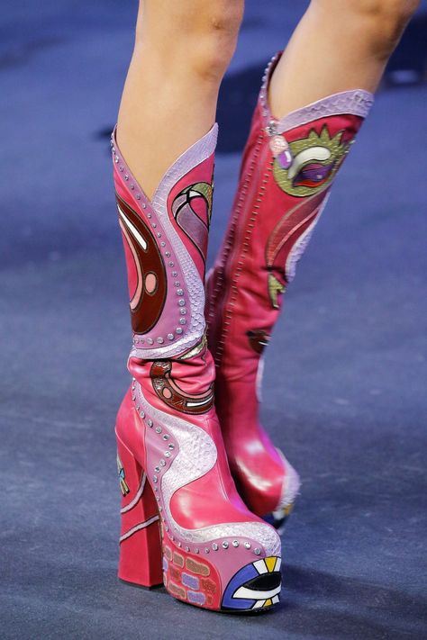 Art Shoes, Spring Runway, Dr Shoes, Funky Shoes, Shoe Inspo, Crazy Shoes, Dream Shoes, Spring 2017, Sock Shoes