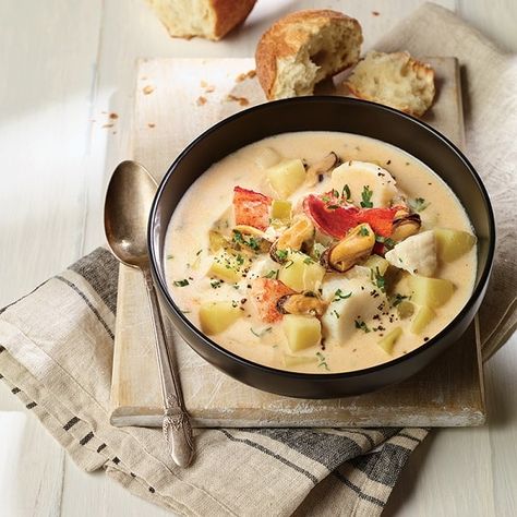 Slow cooker Nova Scotia seafood chowder. Very nice combination of seafood and vegetables cooked in slow cooker.Simple,easy and tasty chowder. Seafood Chowder Recipes, Seafood Chowder Recipe Crockpot, Chowder Recipes Crockpot, Canadian Living Recipes, Chowder Recipes Seafood, Canadian Recipes, Fish Chowder, Fish And Vegetables, Soups And Chowders